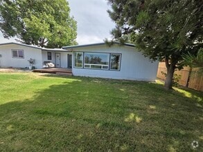Building Photo - 2215 Terrace Dr