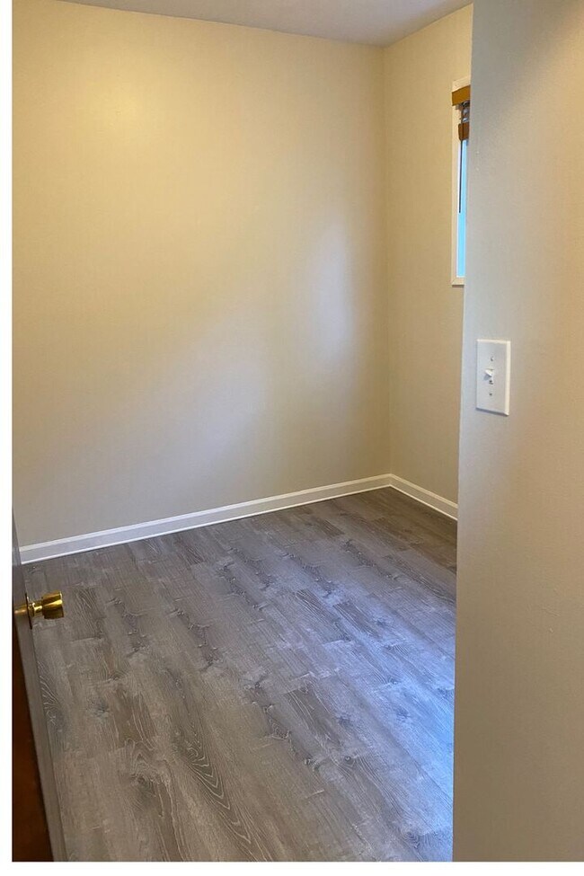 Building Photo - Phillips Ward Triplex