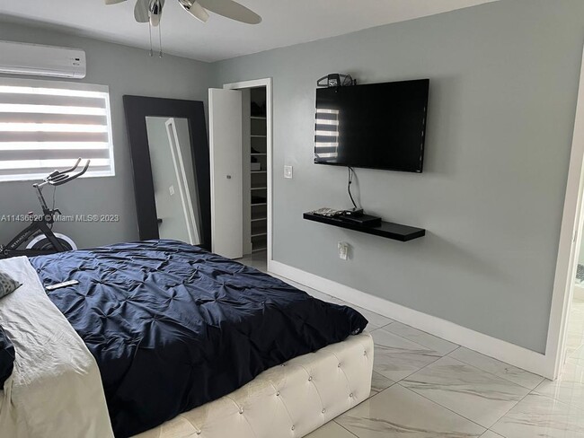 Building Photo - 12770 SW 18th St