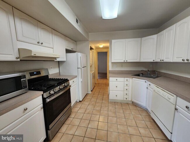 Primary Photo - 2062 Royal Fern Ct