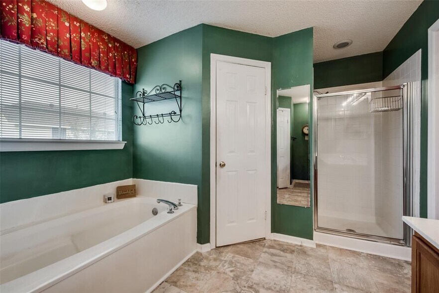 Building Photo - 2848 Ironwood Dr