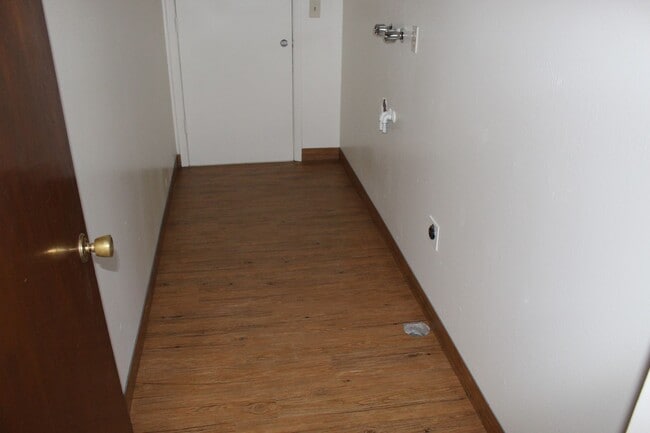 Building Photo - 6520 Climax Ave