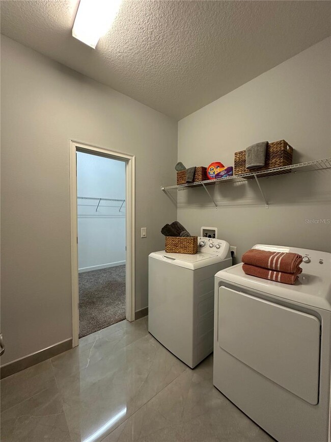 Building Photo - 11031 Redbud Woods Ln