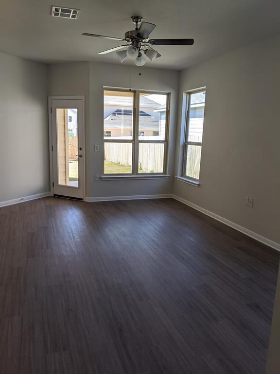 Building Photo - 905 Durness Dr
