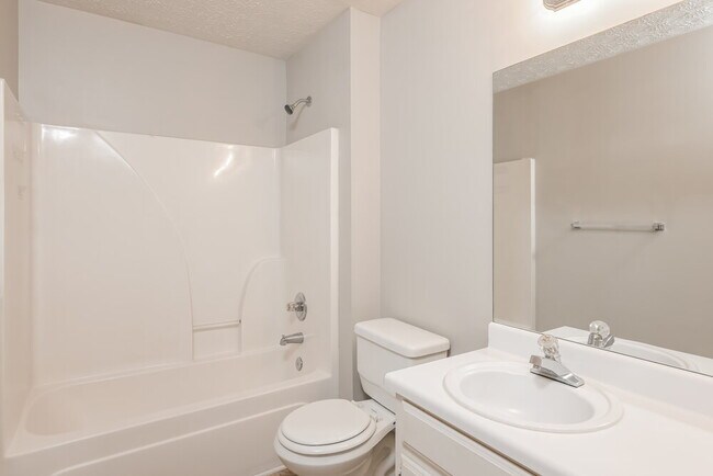 Building Photo - 3600 Biltmore Oaks Dr SE