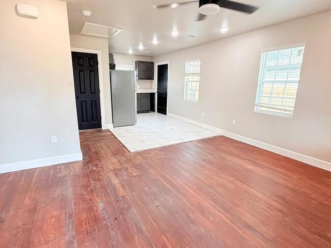 Building Photo - 5909 NW 40th St