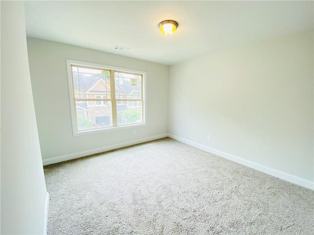 Building Photo - 1095 N Village Dr