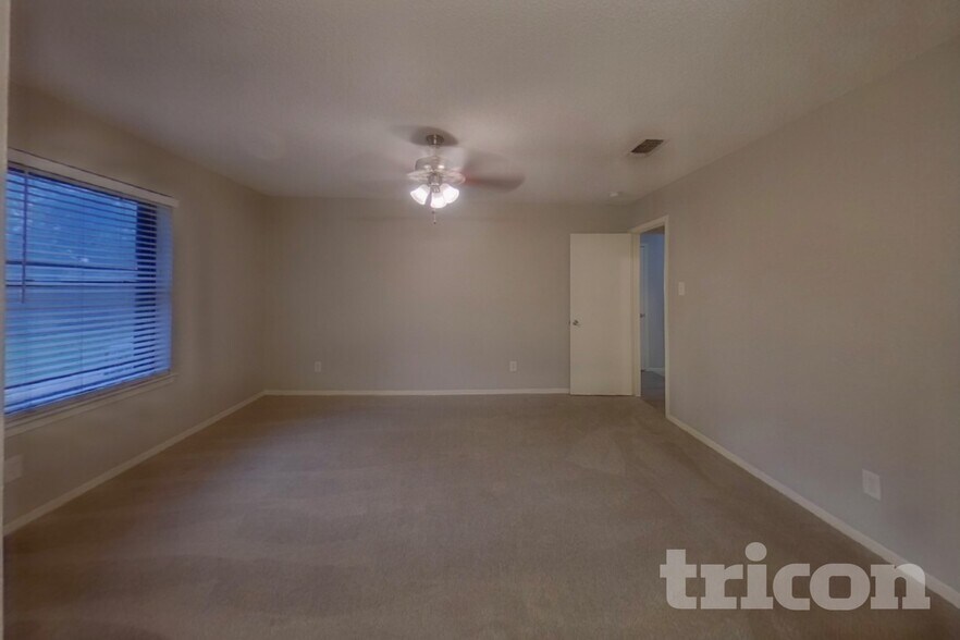 Building Photo - 3029 Meadowmoor St