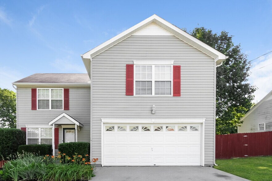 Primary Photo - 1627 Jo Ann Dr