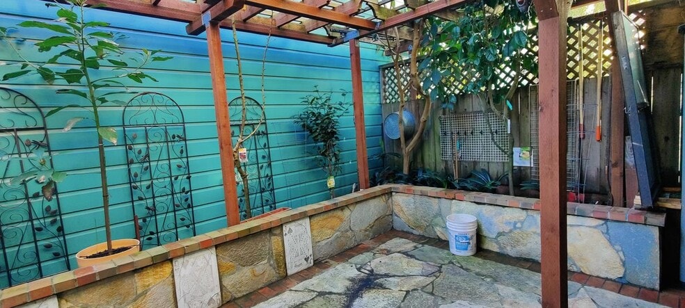 Building Photo - 1601 7th Ave