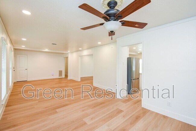 Building Photo - 4947 Cheena Dr