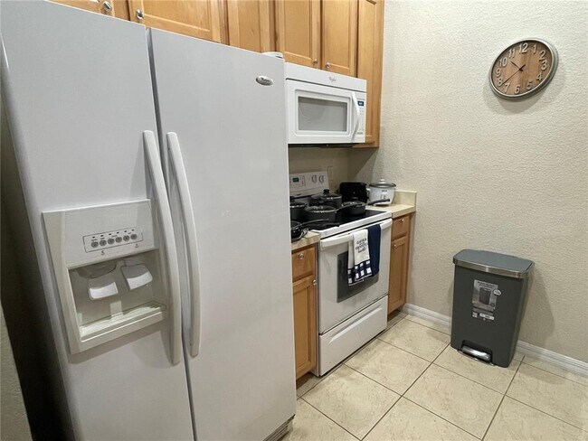 Building Photo - 2432 Caravelle Cir