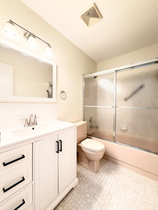 Building Photo - 14349 Campanelli Dr