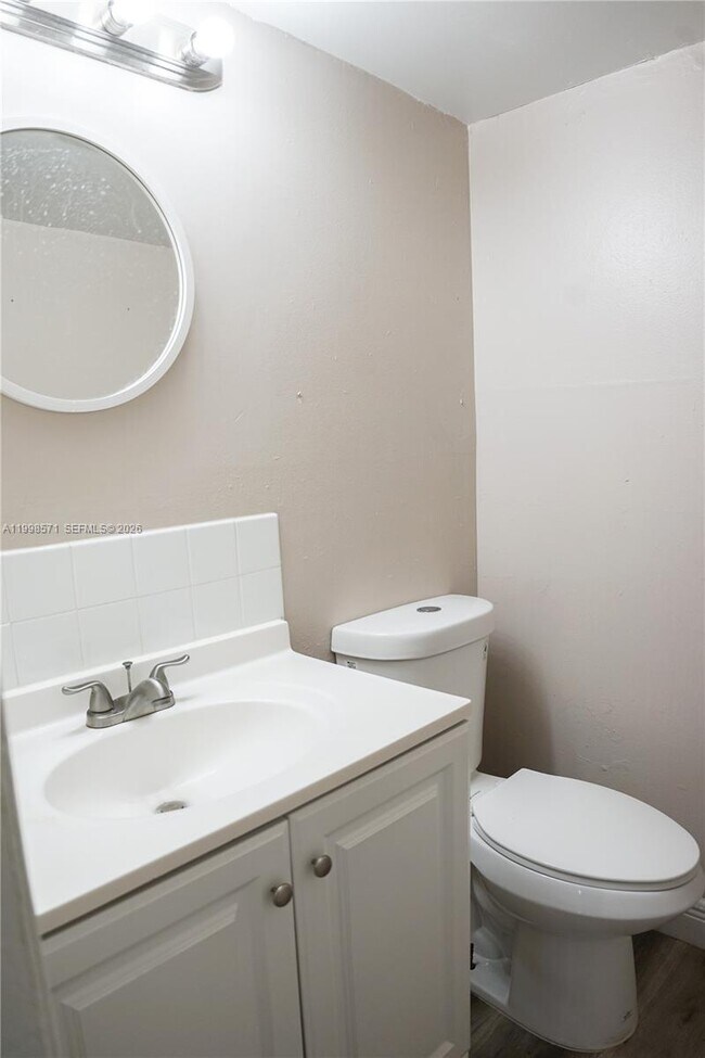 Building Photo - 4280 Woodside Dr