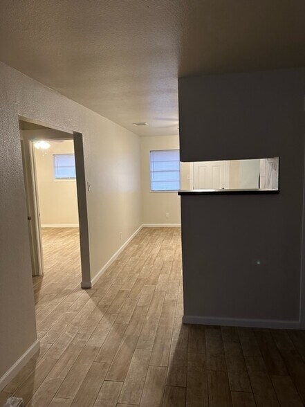 Building Photo - 4115 Lillian St