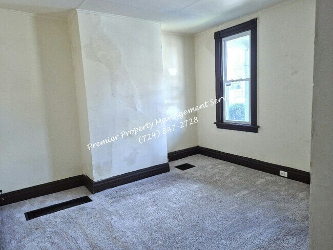 Building Photo - 1708 5th Ave