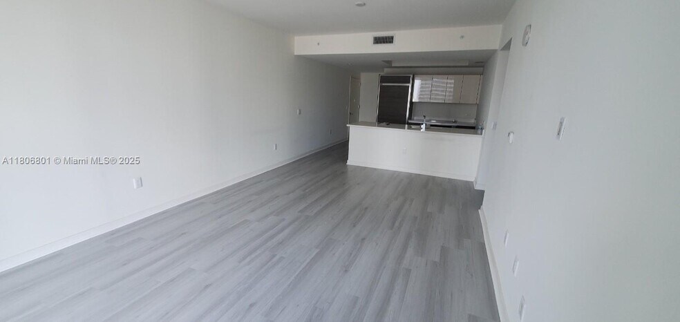 Building Photo - 1100 S Miami Ave