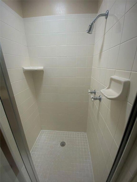 Building Photo - 5216 Willow Point Pkwy