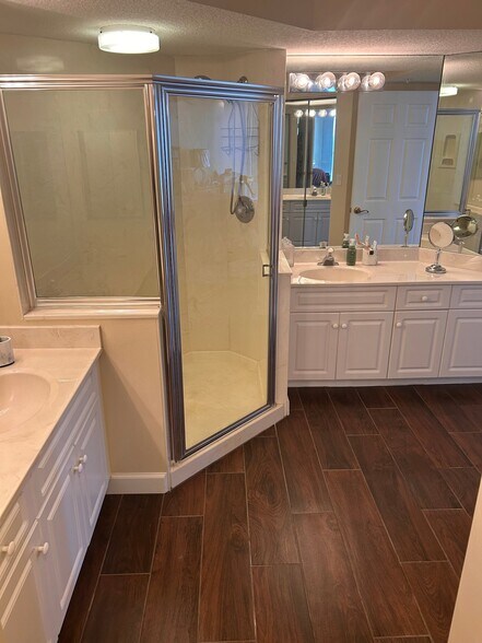 Building Photo - 5051 N Hwy A1A