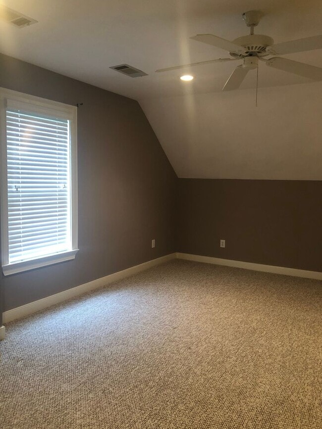 Building Photo - Mill Creek Subdivision