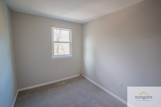 Building Photo - 6449 Union Ct