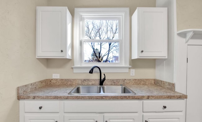 Building Photo - Coming Soon! Charming 4 Bedroom Home in York City!