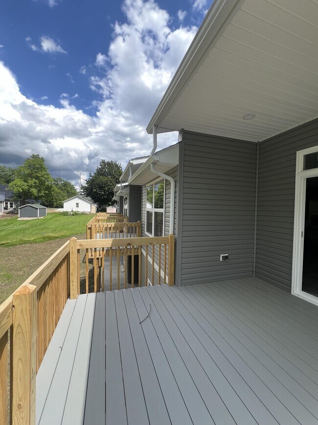 Building Photo - 322 Park St