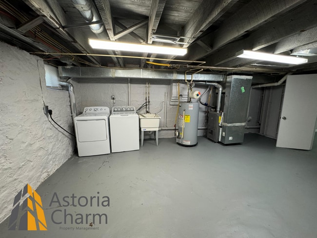 Building Photo - Modern 3 bedroom 1.5 bathroom House for RENT!