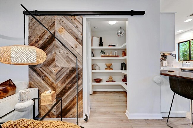 Building Photo - 2511 Friar Tuck Ln