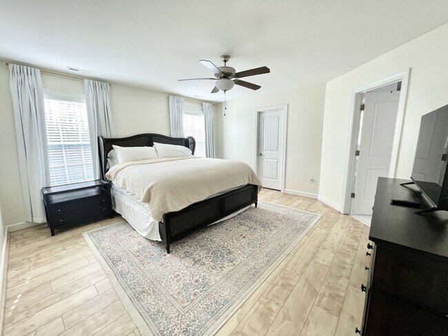 Building Photo - 126 Watchmen Ln