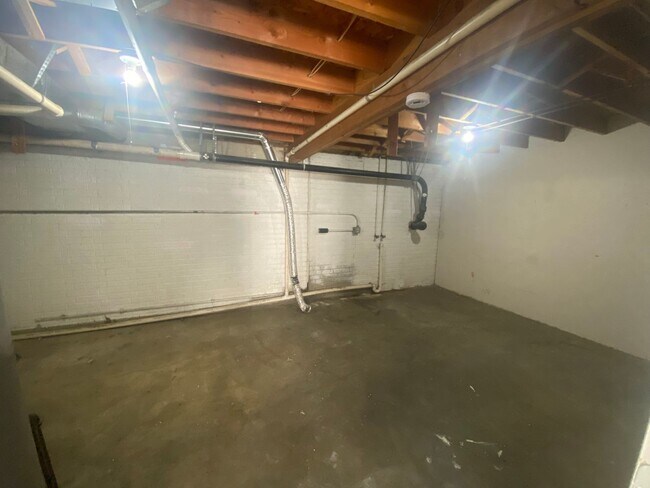 Building Photo - 3101 SE 17th St