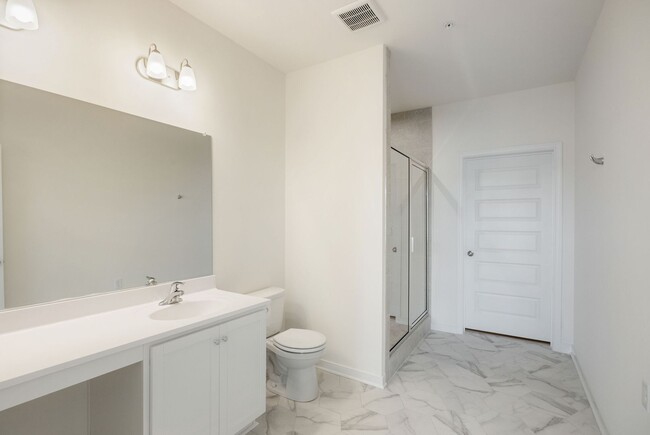 Building Photo - Brand New 2 Bedroom Condo Located in Midlo...