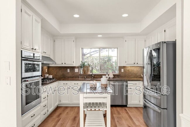 Building Photo - 690 Glasgow Cir