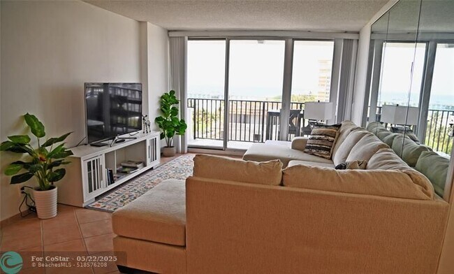 Building Photo - 525 N Ocean Blvd