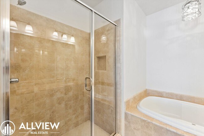 Building Photo - Modern 2 Bed, 2.5 Bath Townhome Available in Aliso Viejo!