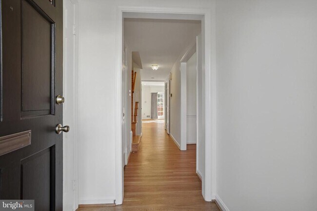 Primary Photo - 6815 Melrose Dr