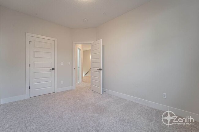 Building Photo - 2375 N R St