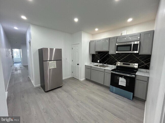 Building Photo - 222 W Patterson St