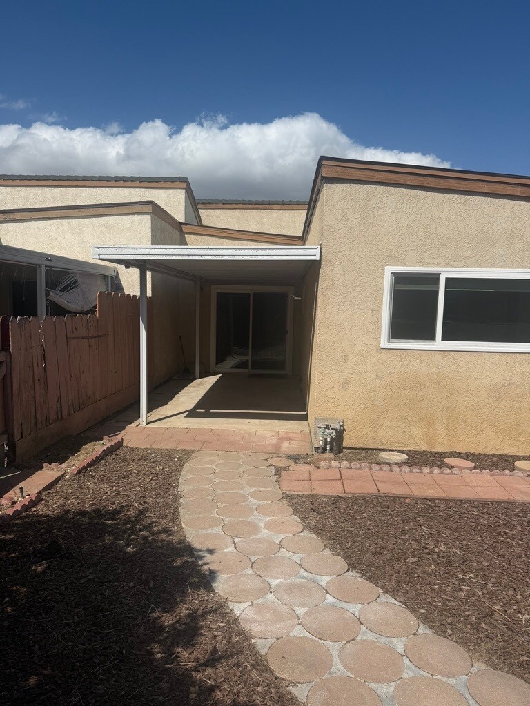 Building Photo - 1820 Marigold Ln