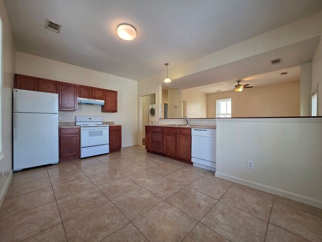 Building Photo - 1102 E 33rd St