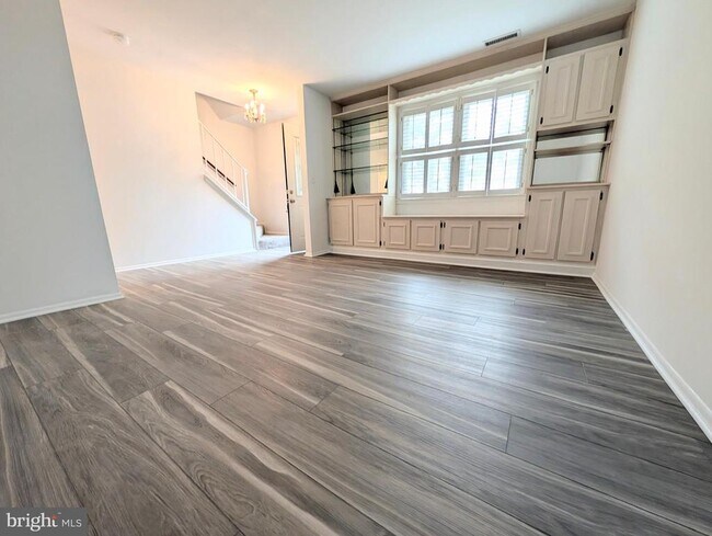 Building Photo - 321 Charred Oak Ct