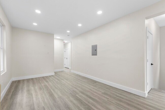 Building Photo - 165 Van Nostrand Ave