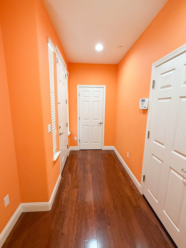 Building Photo - 1506 McCandless Dr