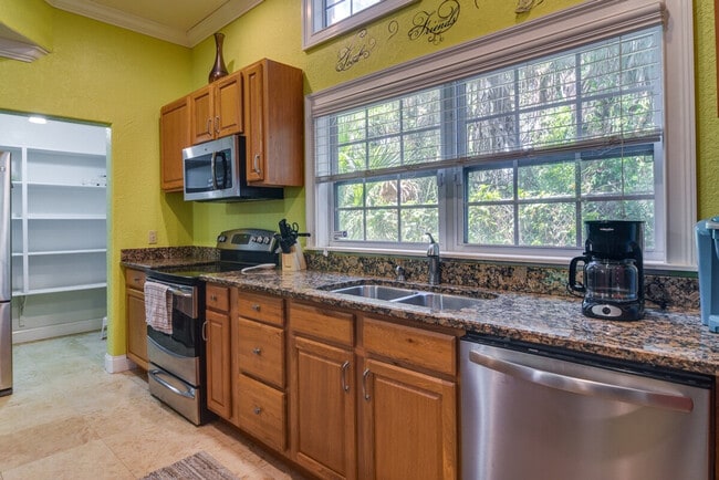 Building Photo - 2960 58th Ave S