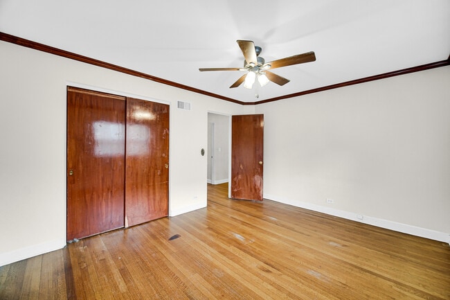 Building Photo - 7248 N Ridge Blvd