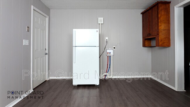 Building Photo - 226 S Millwood Ave