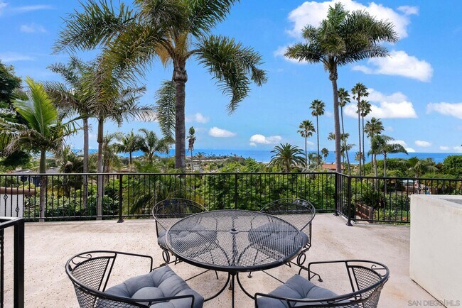 Building Photo - 701 N Granados Ave