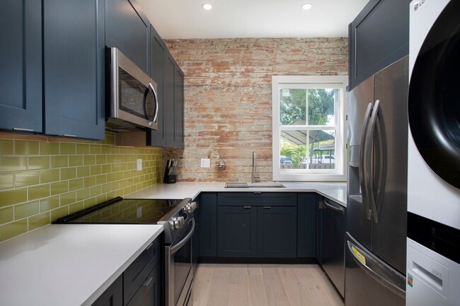 Building Photo - Beautifully Furnished 2 Bedroom 1 Bathroom...
