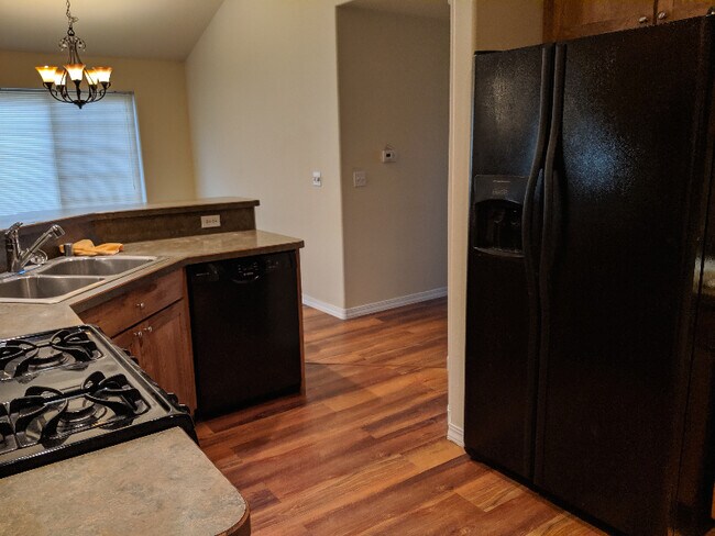 Building Photo - 103 Cally Ln