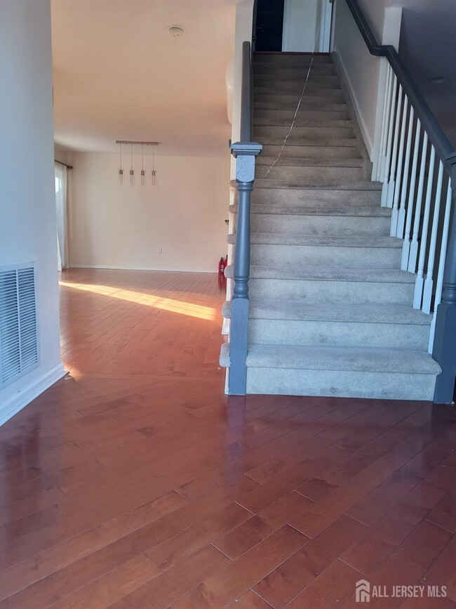 Building Photo - 89 Chariot Ct